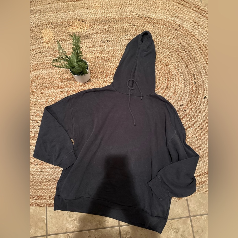 CHARCOAL SWEATSHIRT